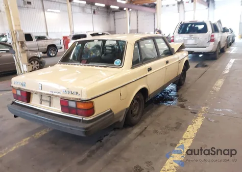 1987 Volvo 244 Dl/Gl z USA, uszkodzony, nr VIN YV1AX8849H1253789